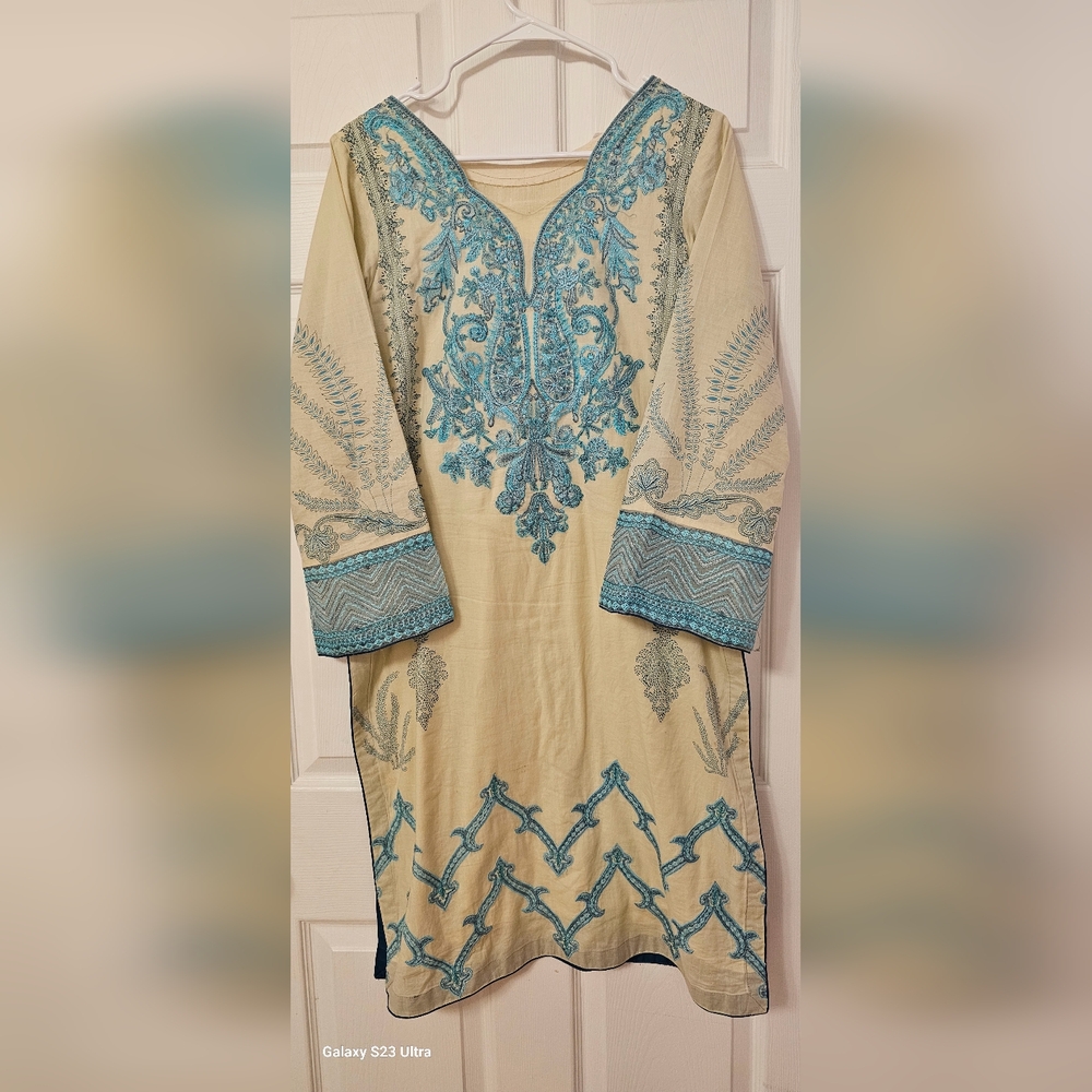 Pakistani shalwar qameez